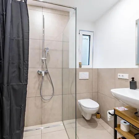 Global - Ay Homes Apartmán